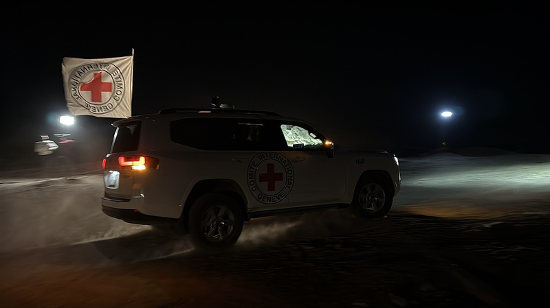 ガザ停戦に亀裂か　ハマスが人質3人の遺体を引き渡し、双方が違反を非難