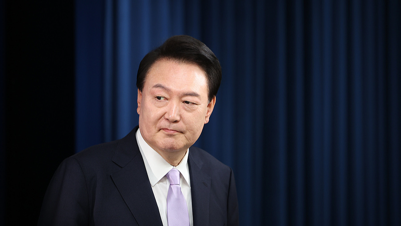 韓国国会が尹錫悦大統領の弾劾案を再審議　戒厳令疑惑で政治危機 video poster