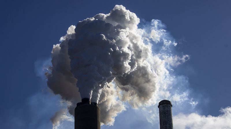 トランプ米大統領が石炭産業テコ入れへ大統領令　AI・EVで電力需要増に対応