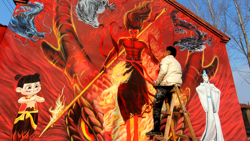 中国ニュース：世界的大ヒット『Ne Zha 2』、山東省の村で巨大壁画が話題