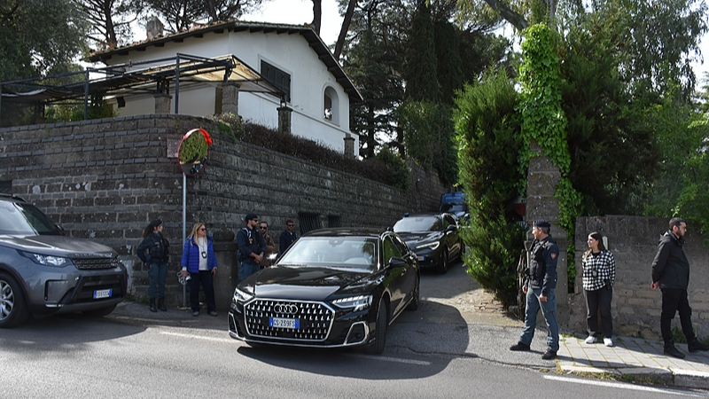 イラン核問題：ローマでの米国との間接協議は「建設的」　外相が進展を強調