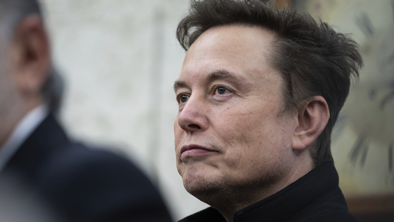 マスク氏が連邦職員に再び解雇警告　米政府内で波紋広がる