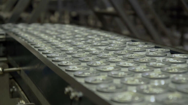 米国クラフトビールに関税の逆風　独立系醸造所を追い込むアルミ・鉄鋼50％ video poster