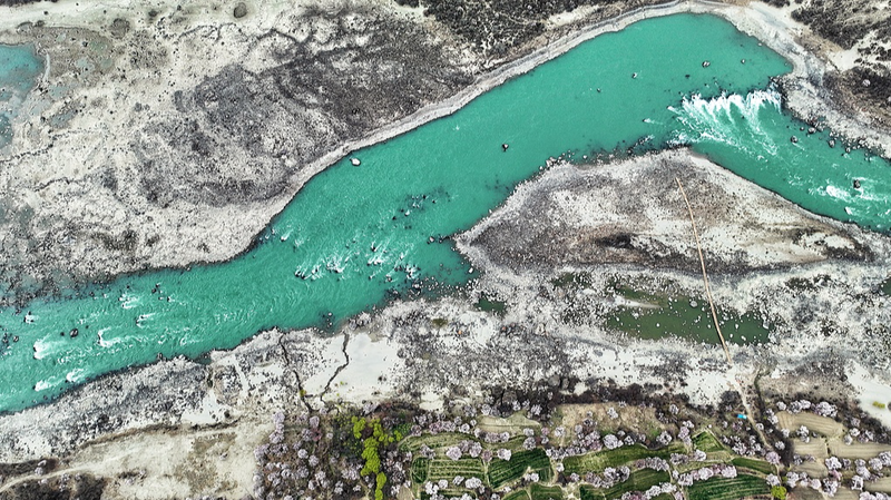 中国の李強国務院総理、ヤルルンツァンポ川下流で巨大水力発電プロジェクト起工