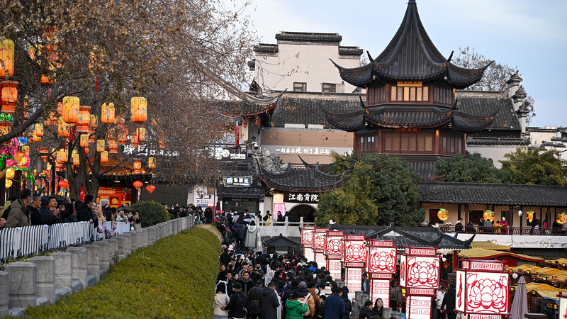 中国の「人中心」政策で個人消費が回復　小売売上4％増の背景