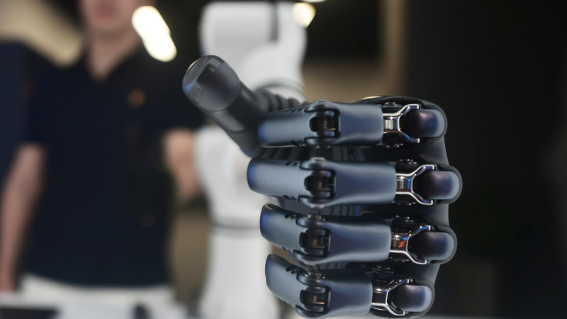 BCI技術が変える障がい者の暮らし　中国発インテリジェント義手のいま