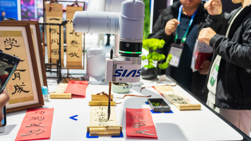 第2回CISCEでロボットが主役　コーヒーも書道もこなす効率の達人