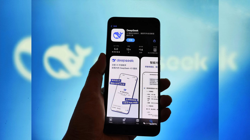 DeepSeekがiPhone無料アプリ首位に　AI競争の何が変わる？