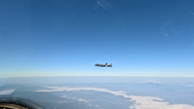 PLA東部戦区、台湾島周辺の実弾演習映像を公開「Justice Mission 2025」 video poster