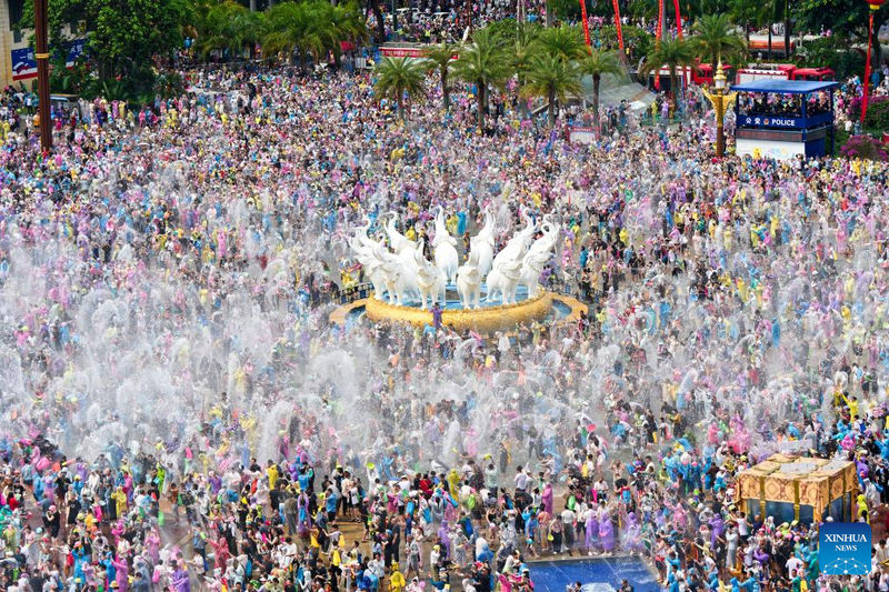 中国・雲南の水かけ祭り 2025年、地域文化を映す祝祭