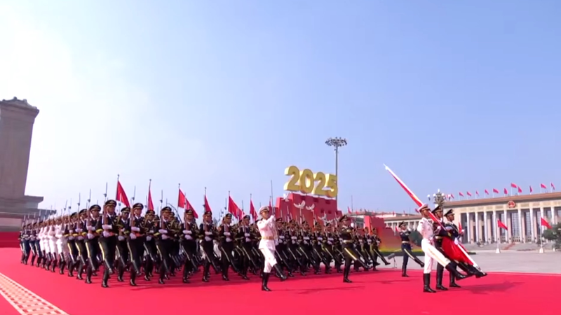北京で80発礼砲　抗日戦争勝利80周年を記念　中国が示したメッセージ video poster