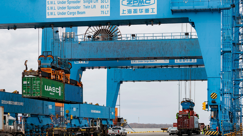 トランプ政権の「サービス料」構想　中国船舶への新関税案が招く波紋