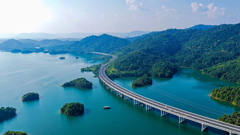 江西省・廬山西海の静けさをオンラインで　CGTNライブ配信という旅 video poster