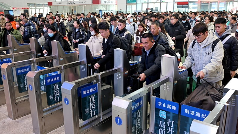 中国春節の大移動が消費を押し上げる　延べ90億件が示す活気