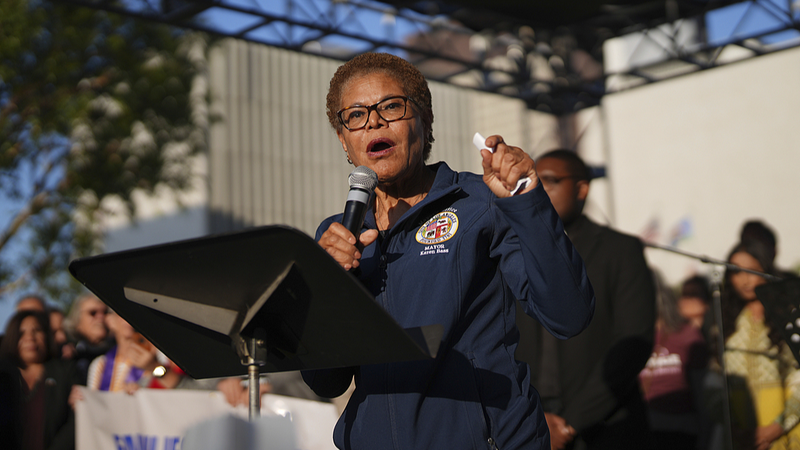 ロサンゼルス市中心部に夜間外出禁止令　ICE強制捜査への抗議デモ激化で