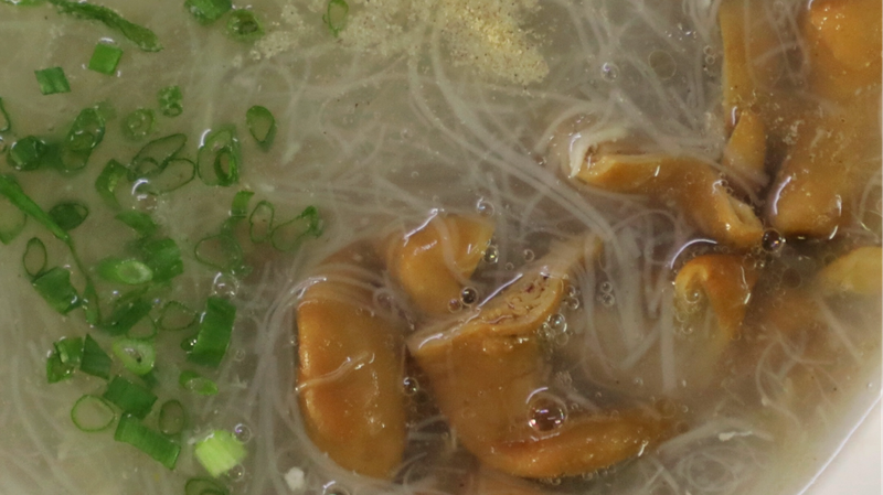 福建の伝統麺料理「面線糊」 髪の毛のように細い麺のお粥