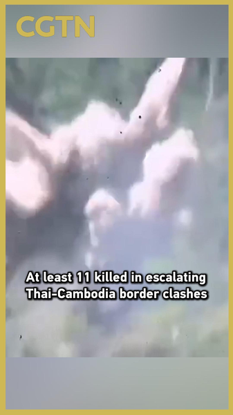 タイ・カンボジア国境で衝突再燃　少なくとも11人死亡 video poster