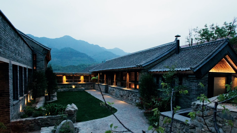 万里の長城ふもとの古い家がホテルに 米建築家の再生デザイン