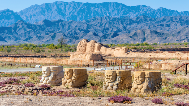 中国の西夏王陵が世界遺産に登録 「東洋のピラミッド」の謎に迫る video poster