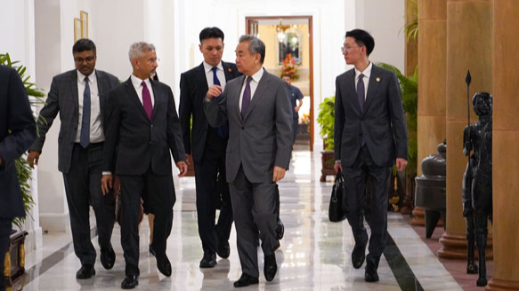 2BAI3KF9VBKQ2RQTDJLI - NewsTomo – 日本語で読む、世界のニュースハブ 中国・インド外相会談、10の合意 国交75年へ関係安定化は進むか