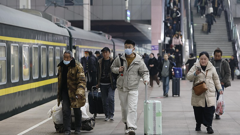 中国春節の大移動、鉄道きっぷ2億枚超　2025年春運のいま