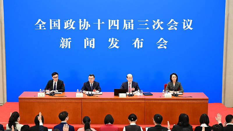 春節消費ブームとユネスコ無形文化遺産 中国CPPCC報道官が語る2025年 video poster