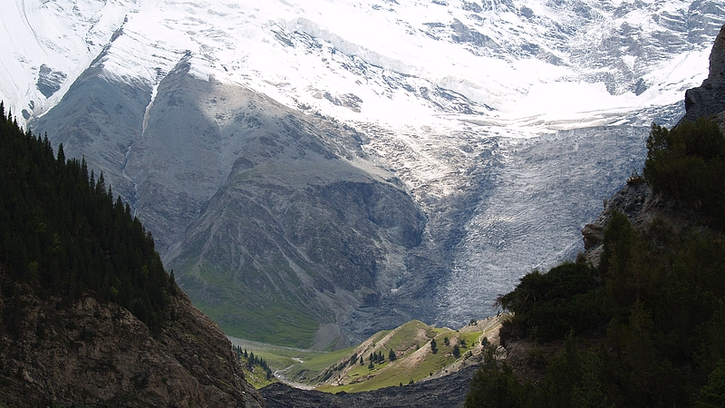 中国・新疆ウイグルの氷河ライブ　森と川が出会う絶景を日本語で読む video poster