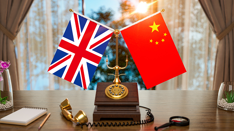 中国と英国が戦後国際秩序を擁護　王毅外相が電話協議で訴え