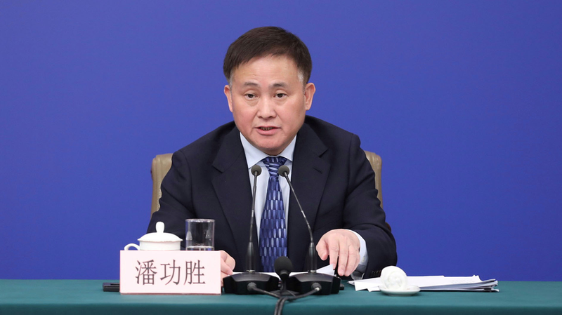 中国、2025年に預金準備率と金利を引き下げへ　中央銀行総裁が方針表明