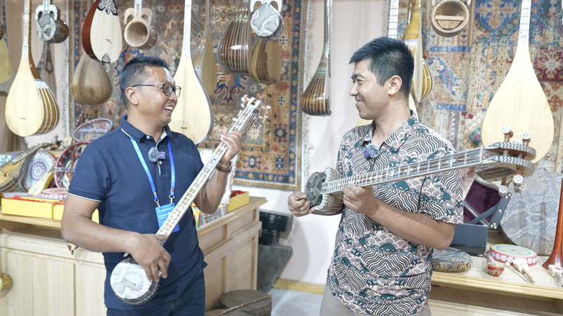 新疆の文化保護に各国議員が刺激　友好交流フォーラムの現場から video poster