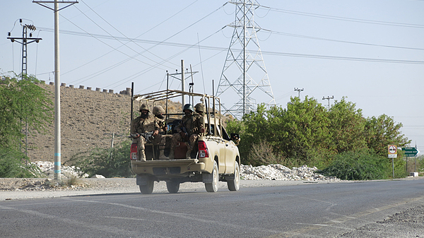 パキスタンのスクールバス襲撃で中国が強く非難　テロに断固反対