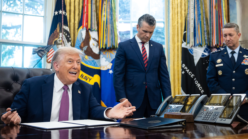 トランプ氏、「戦争省」復活へ　国防総省の名称変更を指示