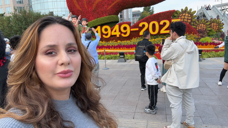 中国ゴールデンウィーク、北京の街を彩る花の絶景 video poster