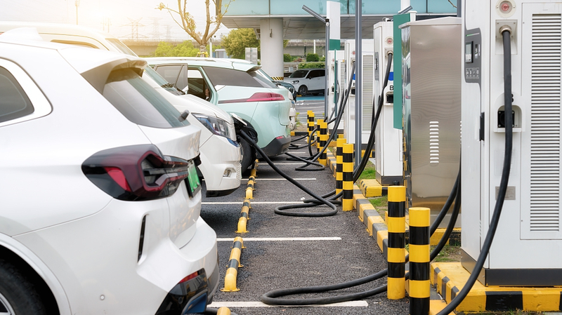 ミャンマーのクリスマス・モーターショー、中国EVが主役に