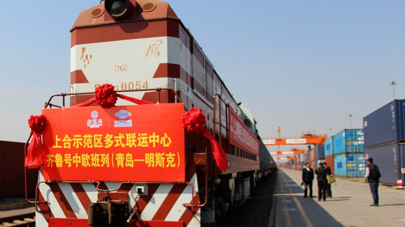 習近平国家主席、SCO諸国との貿易額2.3兆ドル達成を天津で表明 video poster