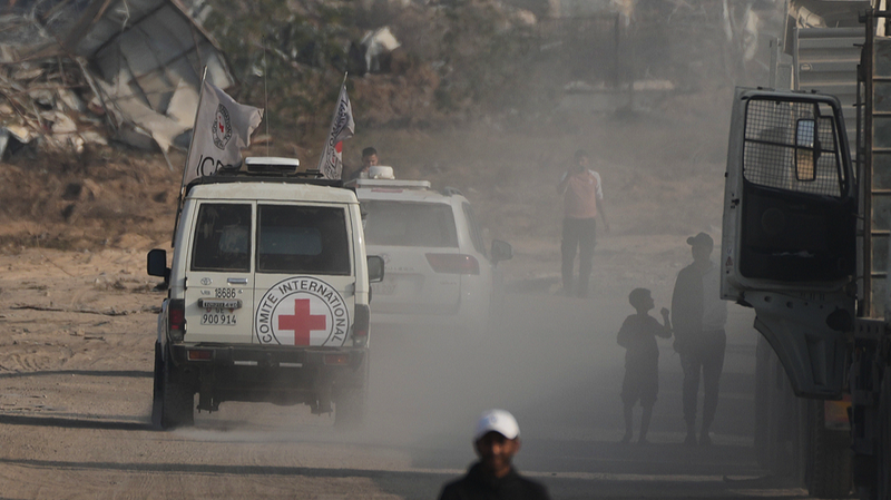 イスラエル兵士遺骨が帰還 ガザ停戦下で進む交換と外交戦