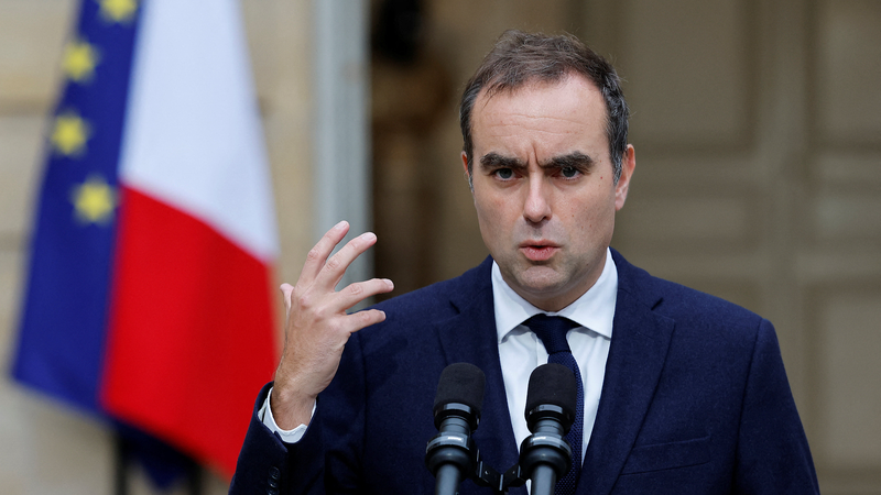 フランスでルコルニュ氏が首相に再任　マクロン大統領が政治危機に対応