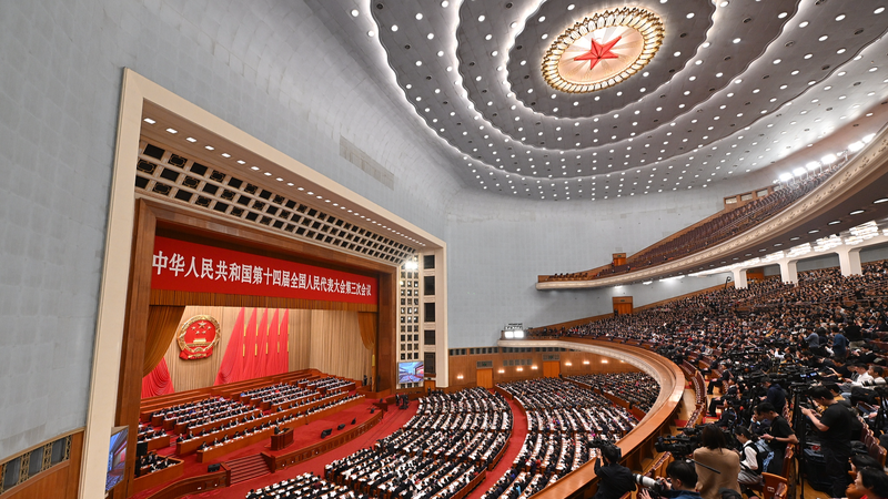 中国全人代常務委の仕事報告　2025年の環境・デジタル・市場改革をどう進めるか