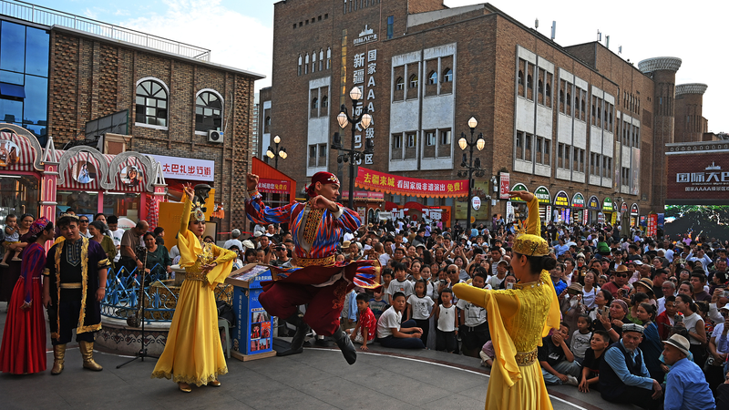 中国・新疆ウイグル自治区、安定と安全の土台強化を白書が強調