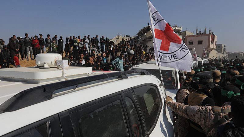 イスラエルが囚人交換を再開　ガザ停戦下で浮かぶ取引の脆さ