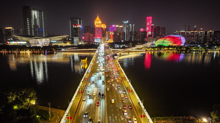 瀋陽の「母なる川」渾河で年末の光景　百マイル生態回廊がつなぐ自然と歴史 video poster