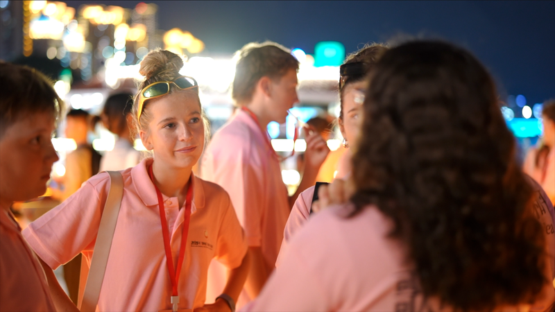 米国合唱団、福州の夜へ　2025中米ユース合唱フェスの船上交流 video poster