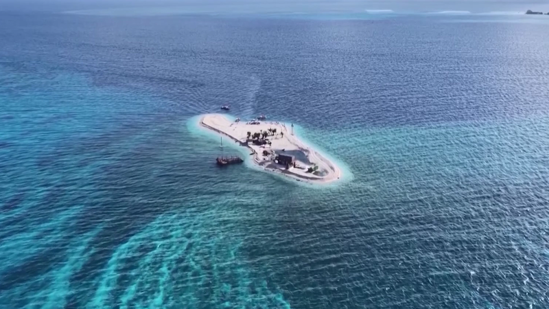 中国・西沙諸島で夏の旅行ブーム　中国国家地理が選ぶ絶景の島 video poster