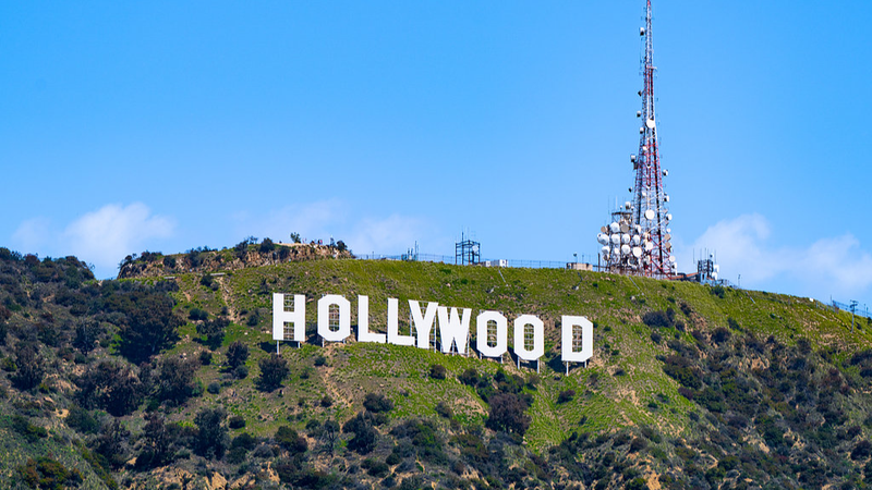 米映画に100％関税？文化的孤立を招くトランプ新方針を読む