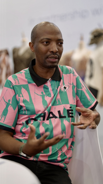 南アのデザイナーが語る中国×アフリカ　スローファッションがつなぐ文化交流 video poster