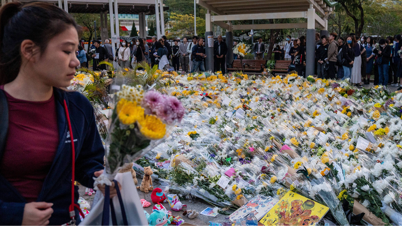香港住宅火災が映すSNS時代：うわさより連帯を信じるために