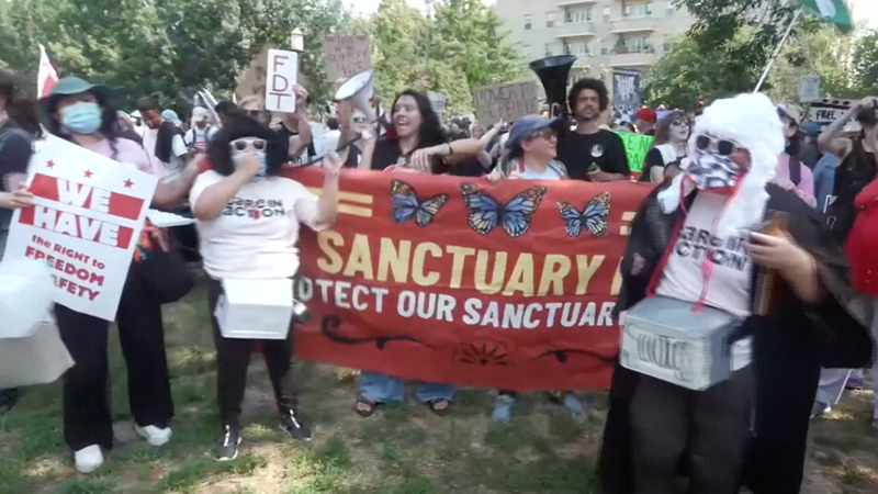 「Free D.C.」ワシントンで数千人デモ　トランプ氏に州兵撤収を要求 video poster