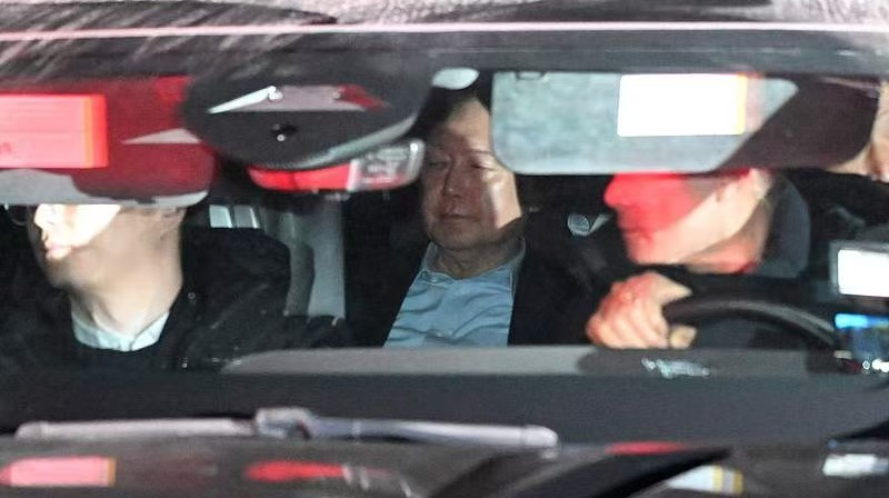 韓国・ユン大統領が拘置所へ移送　高官汚職捜査庁での拘束から一転緊迫 video poster