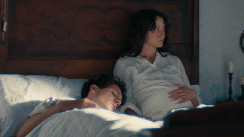 アルプスの雪山が映す戦争とジェンダー　ベネチア映画祭受賞作「Vermiglio」