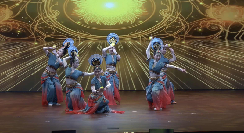 珠海で両岸サマーキャンプ　中国本土と台湾の若者が築くつながり video poster